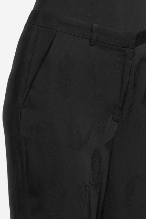 MARCIANO BY GUESS CROP FLARE PANTS JET BLACK W/ FROST G 4