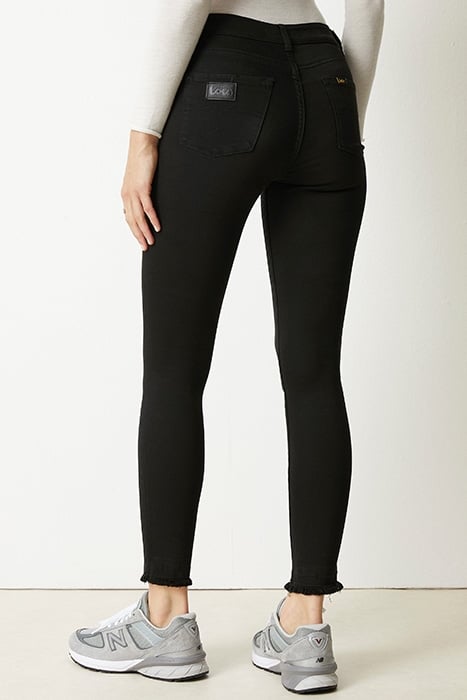 CELIA-L KILLIAN NOIR TRUE BLACK 3