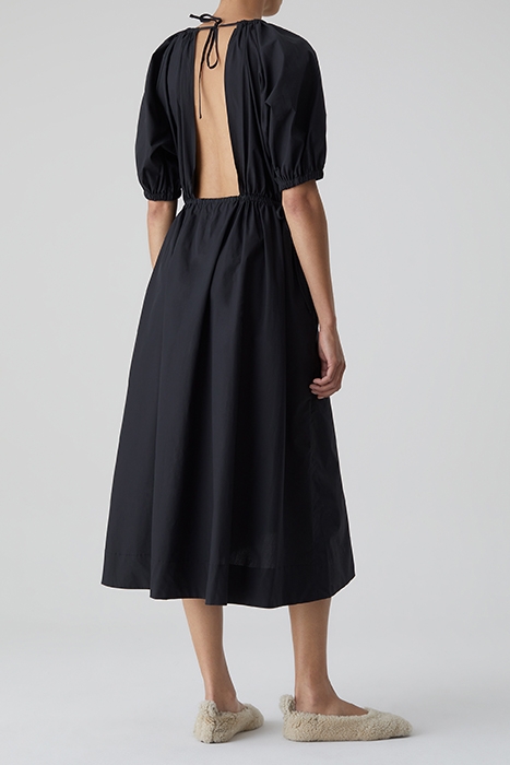 BACKLESS DRESS BLACK 2