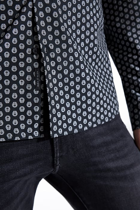 BLACK SKULL MOTIF SLIM SHIRT 5