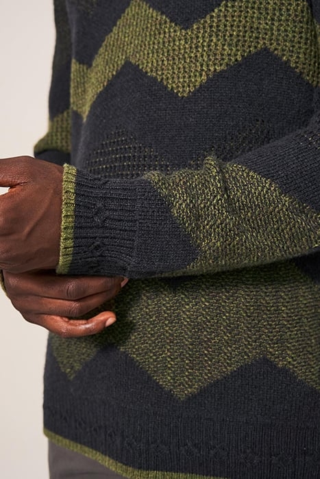 ZIG ZAG TEXTURED CREW CHARCOAL GREY 3