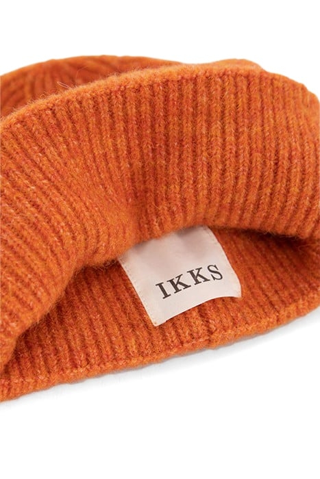 ORANGE KNIT BEANIE AND SCARF SET 4