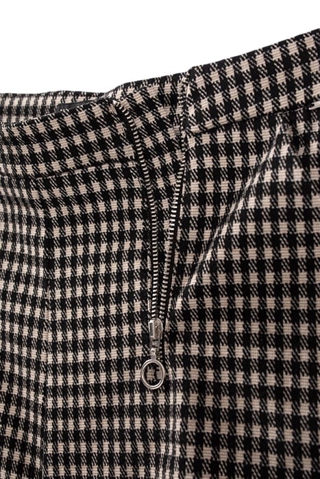 GIRLS’ BLACK AND BEIGE HOUNDSTOOTH MOTIF SHORTS BLACK 4