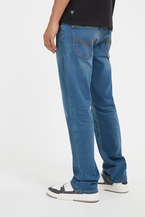 GUESS ECO REGULAR STRAIGHT CANAL 2