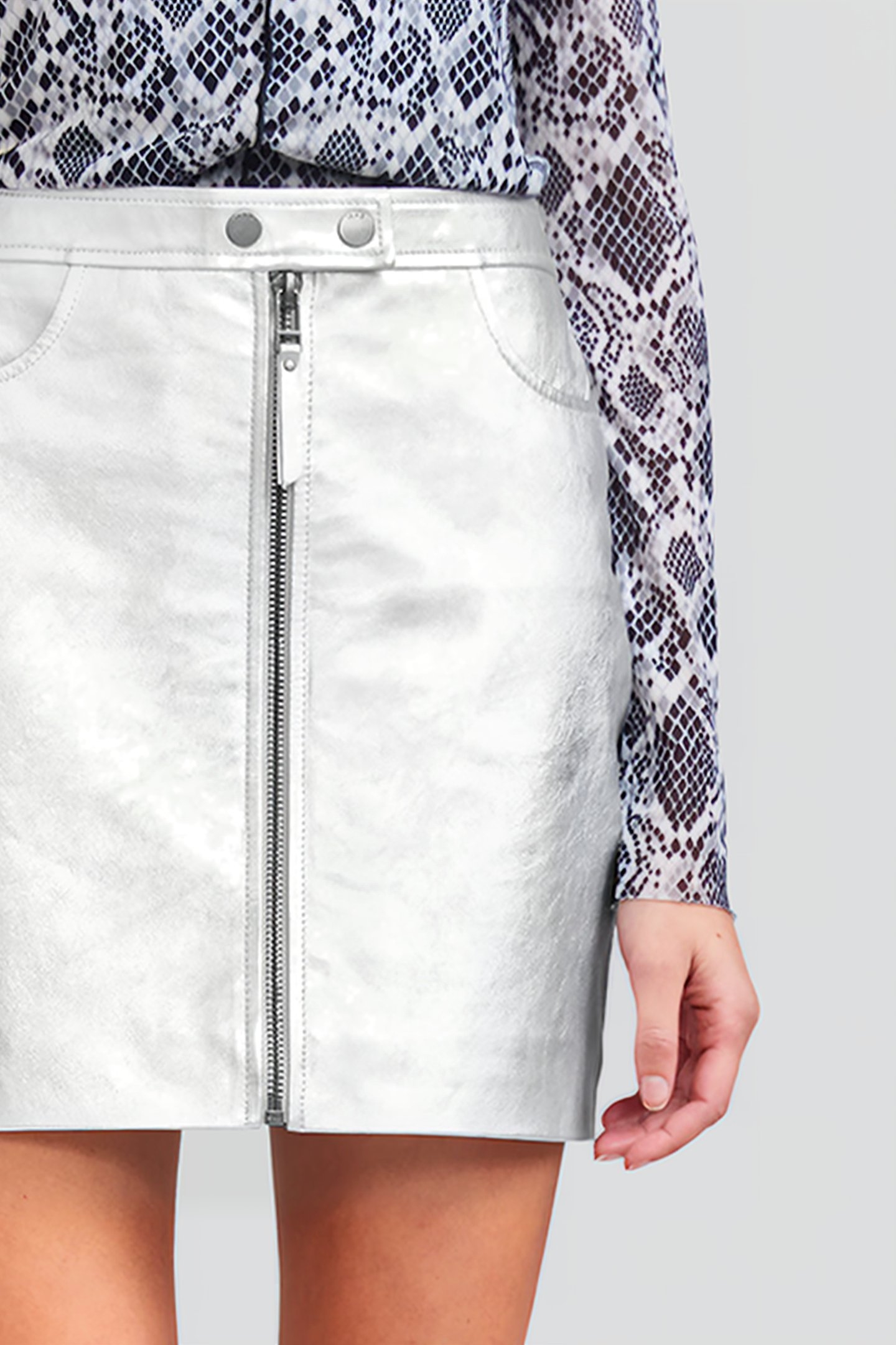 SILVER LEATHER ZIPPED SHORT SKIRT 5