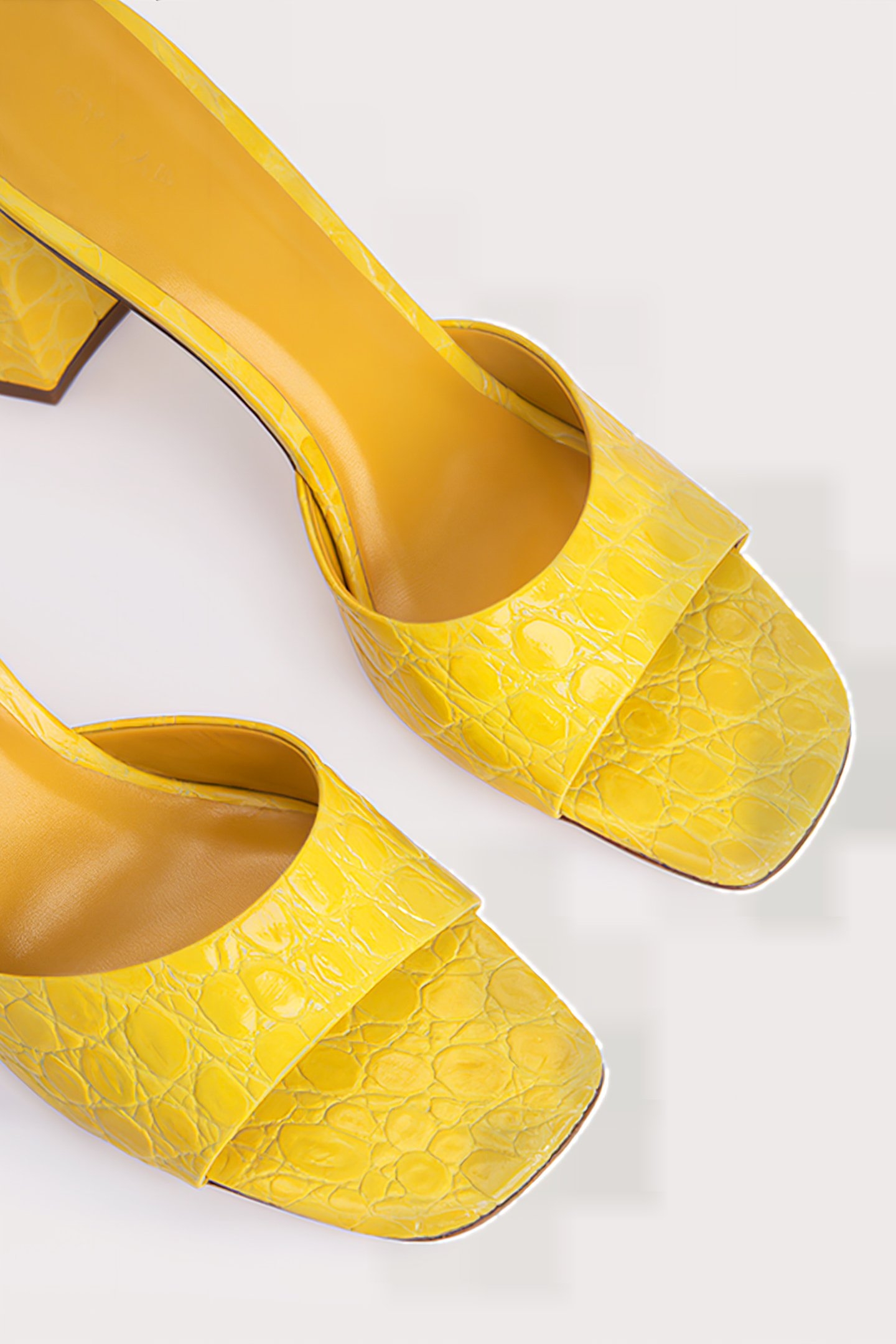 MICHELE DUCKLING CIRCULAR CROCO EMBOSSED LEATHER DUCKLING 4