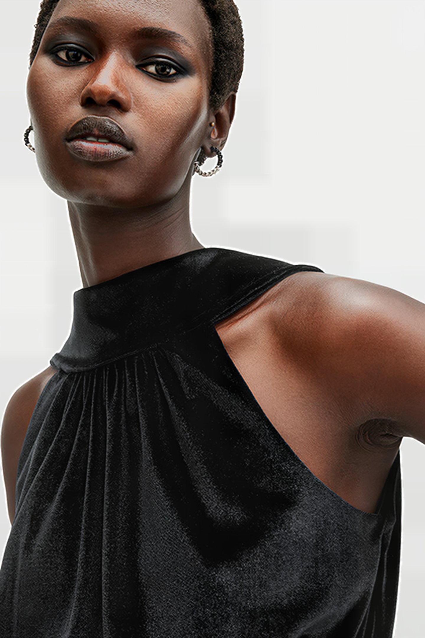 BELLATRIX VELVET TOP BLACK 7