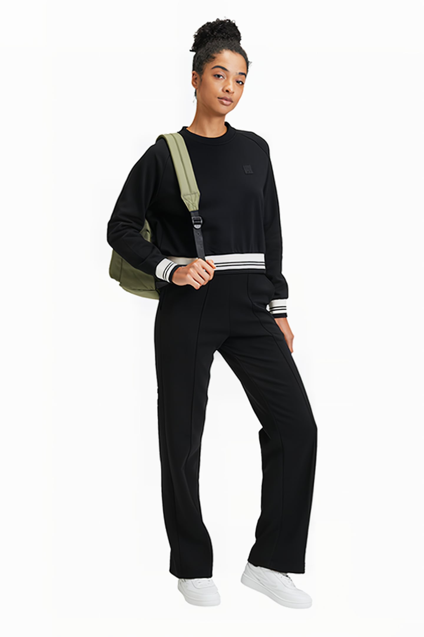 LARAMIE CROPPED CREW SWEAT BLACK 3