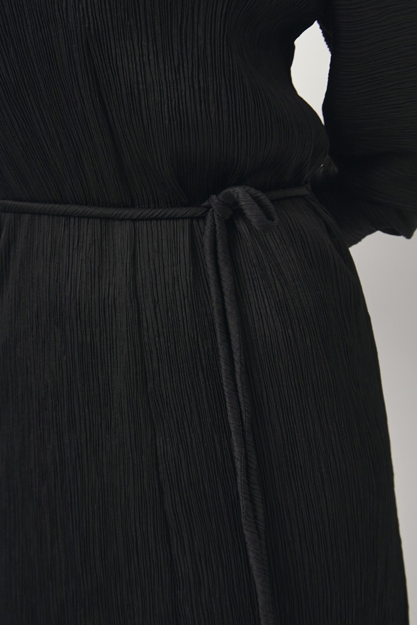 NIKKIA PLEATED DRESS RAVEN 5