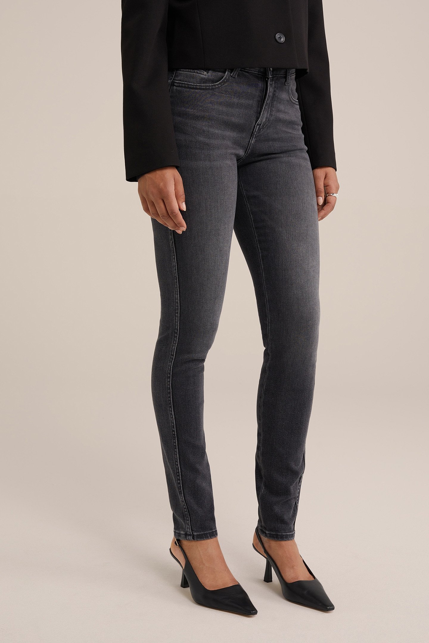 5-POCKET MID WAIST BLACK 1