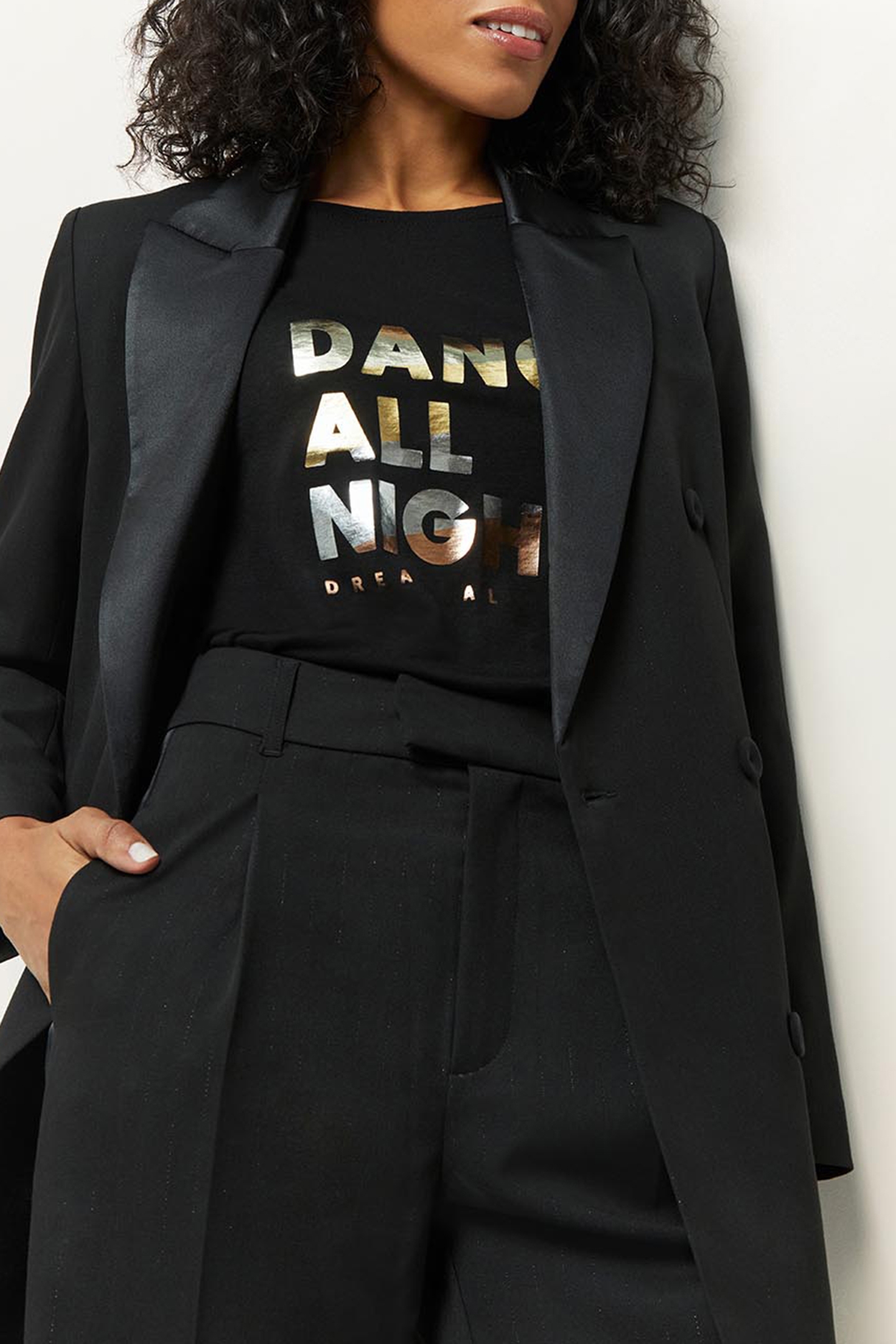 MIRCO _ BLACK T_SHIRT WITH METALLIC MESSAGE AND BACK NECKLIN 5