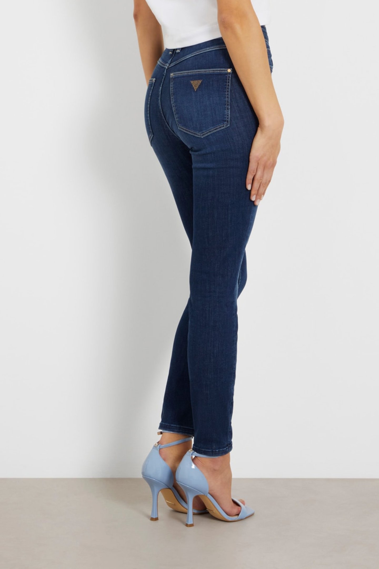 1981 SKINNY EAU DARK 2