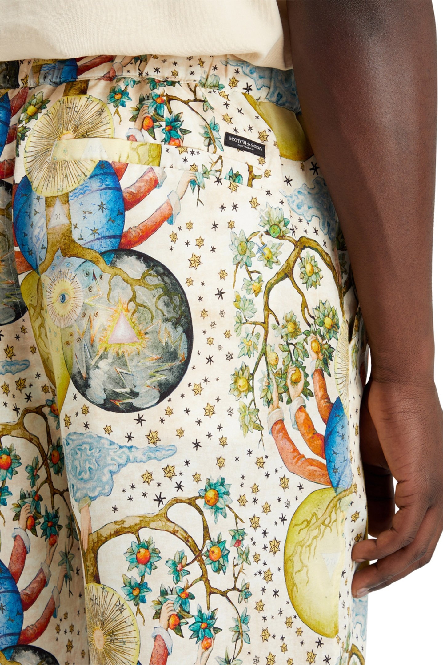 FAVE - PRINTED EMBASSY OF THE FREE MIND BERMUDA SHORT EMBASS 8