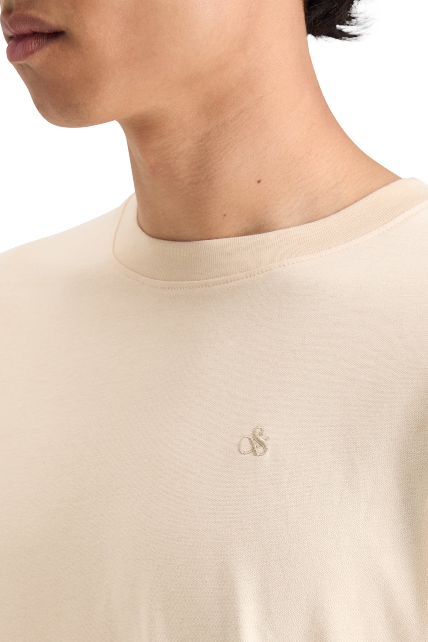 ESSENTIAL REGULAR FIT LOGO T-SHIRT PARCHMENT 6