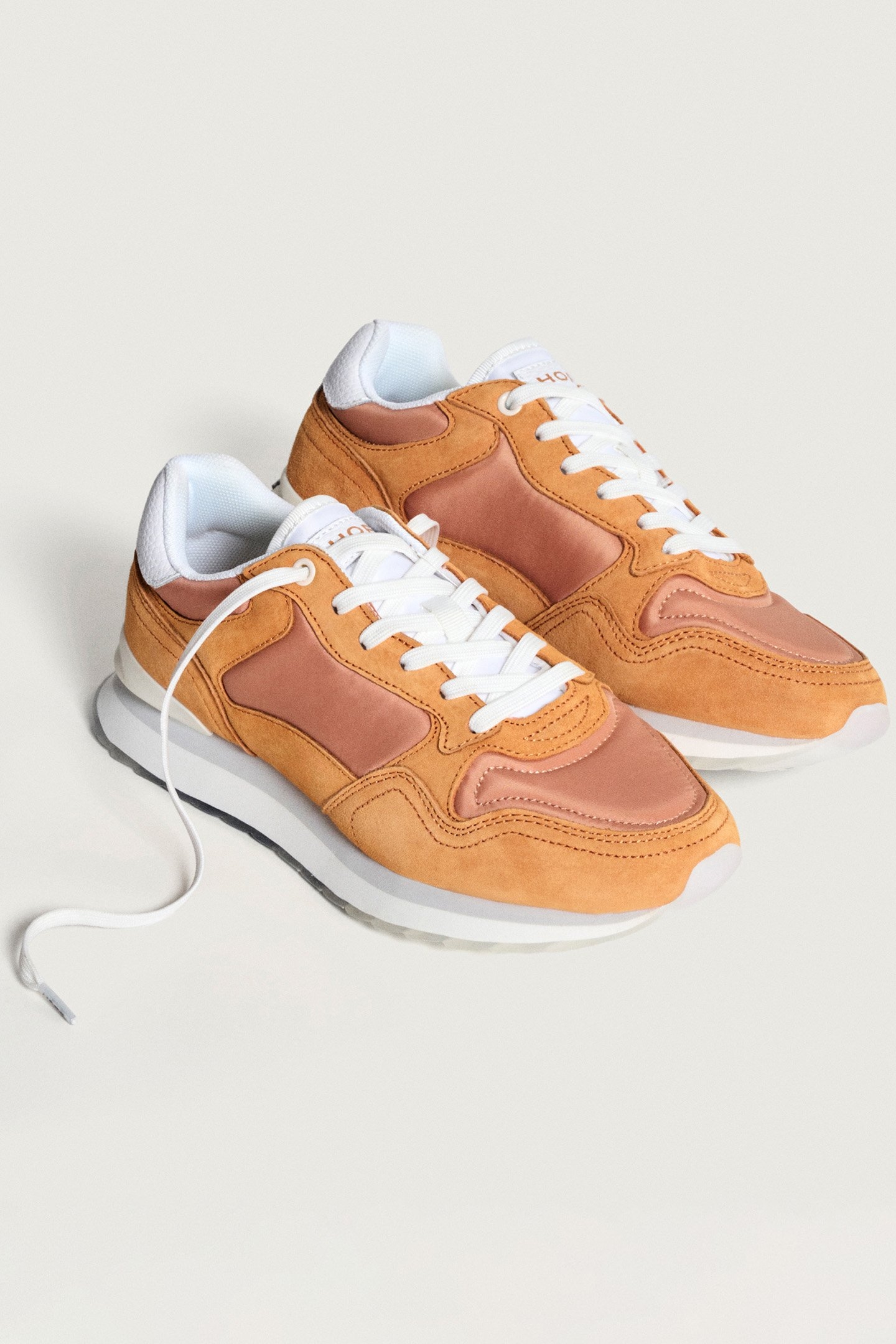 SNEAKERS ORANGE 2