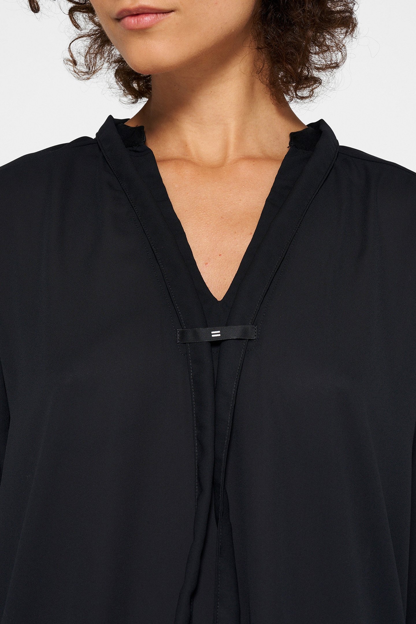 FLOWY BLOUSE BLACK 6