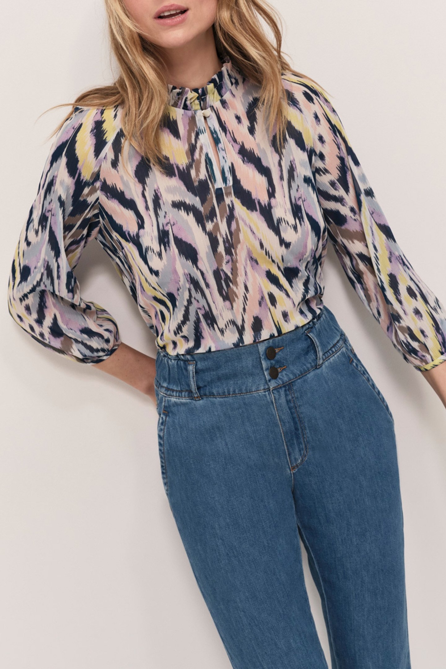 CARTER - ECRU TOP WITH LUMINESCENT IKAT PRINT 5