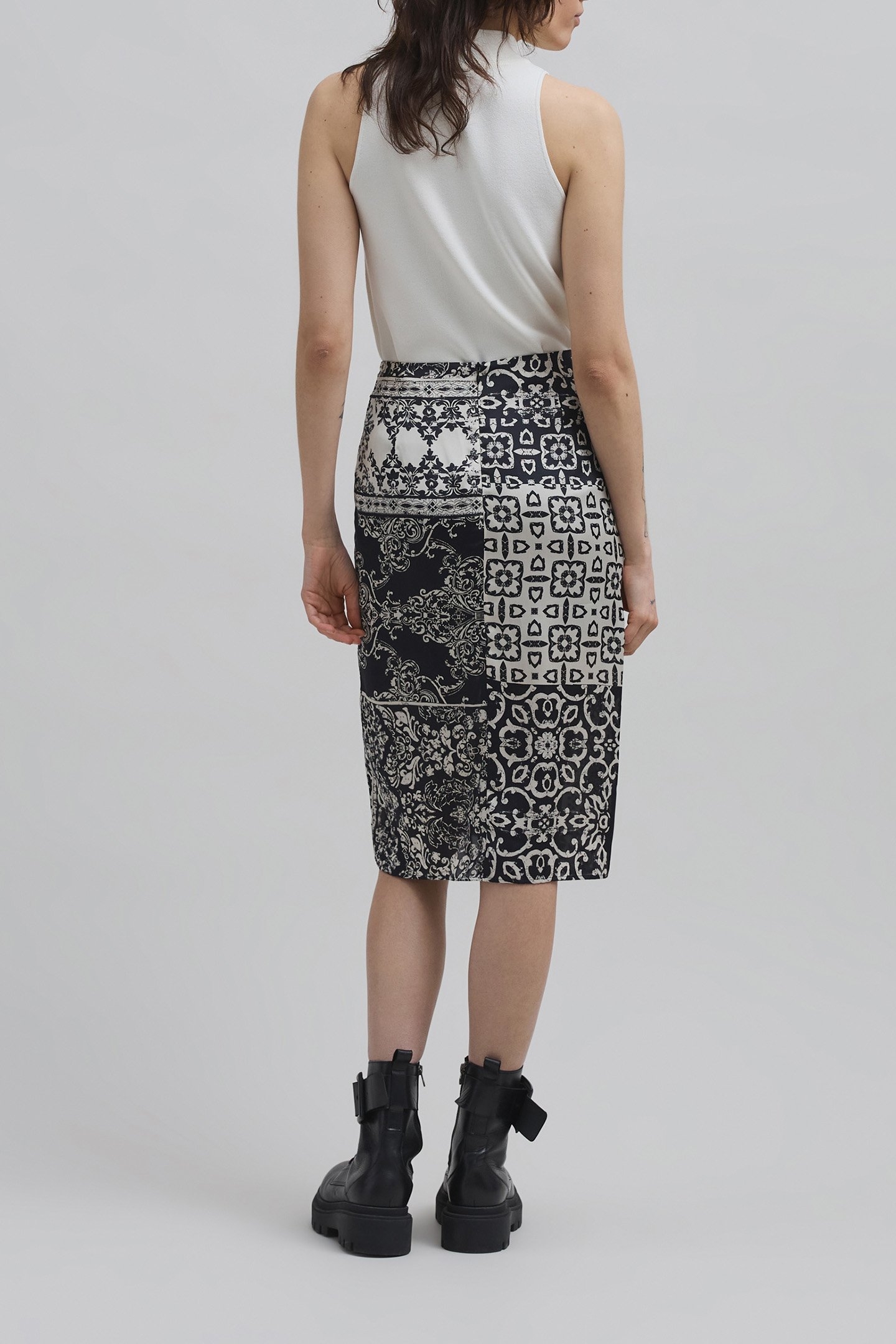 BLACK GATHERED SKIRT PATCHWORK PRINT SCARF WOMAN 4