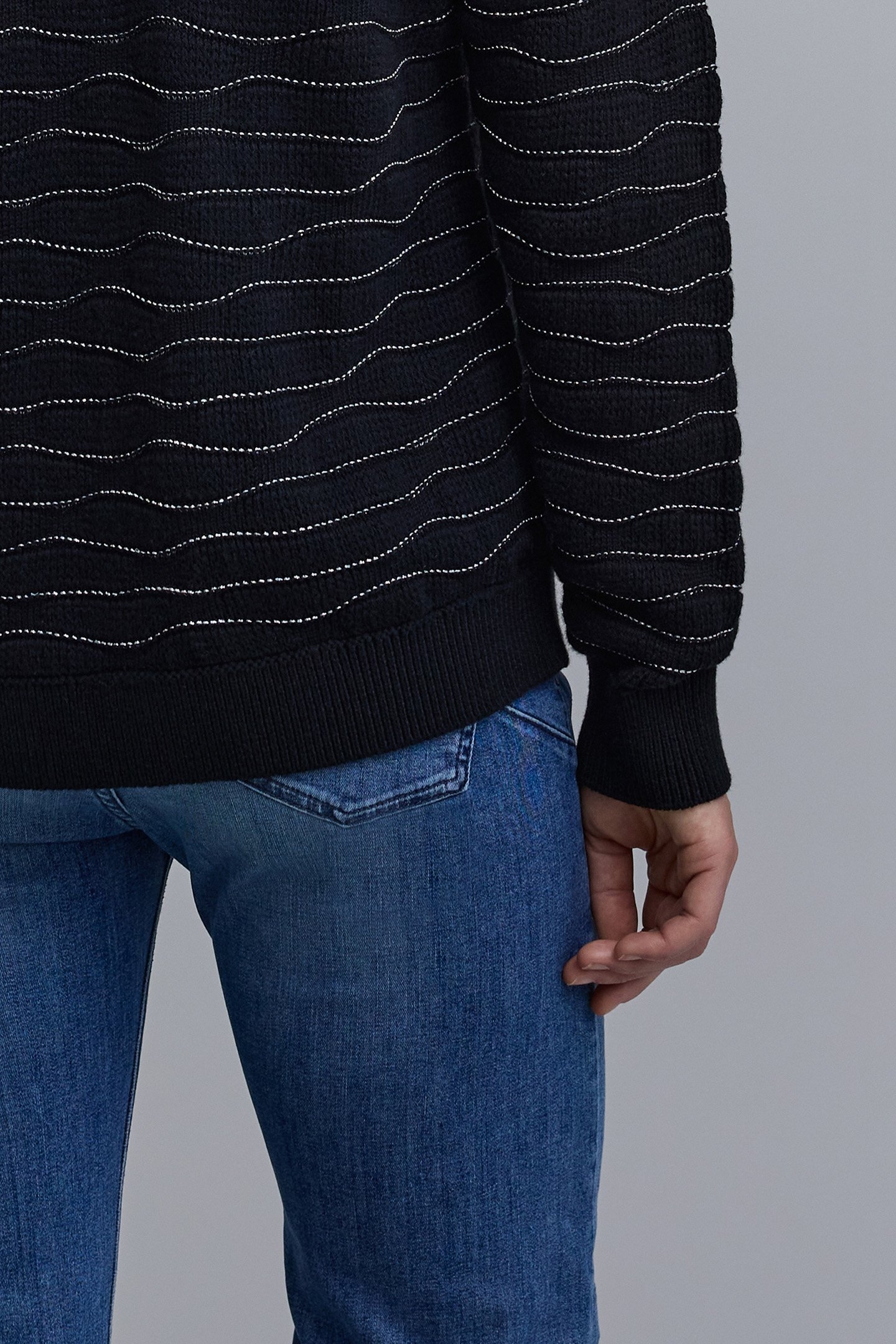 BLACK LUREX STRIPE KNIT SWEATER FRONT/BACK 6