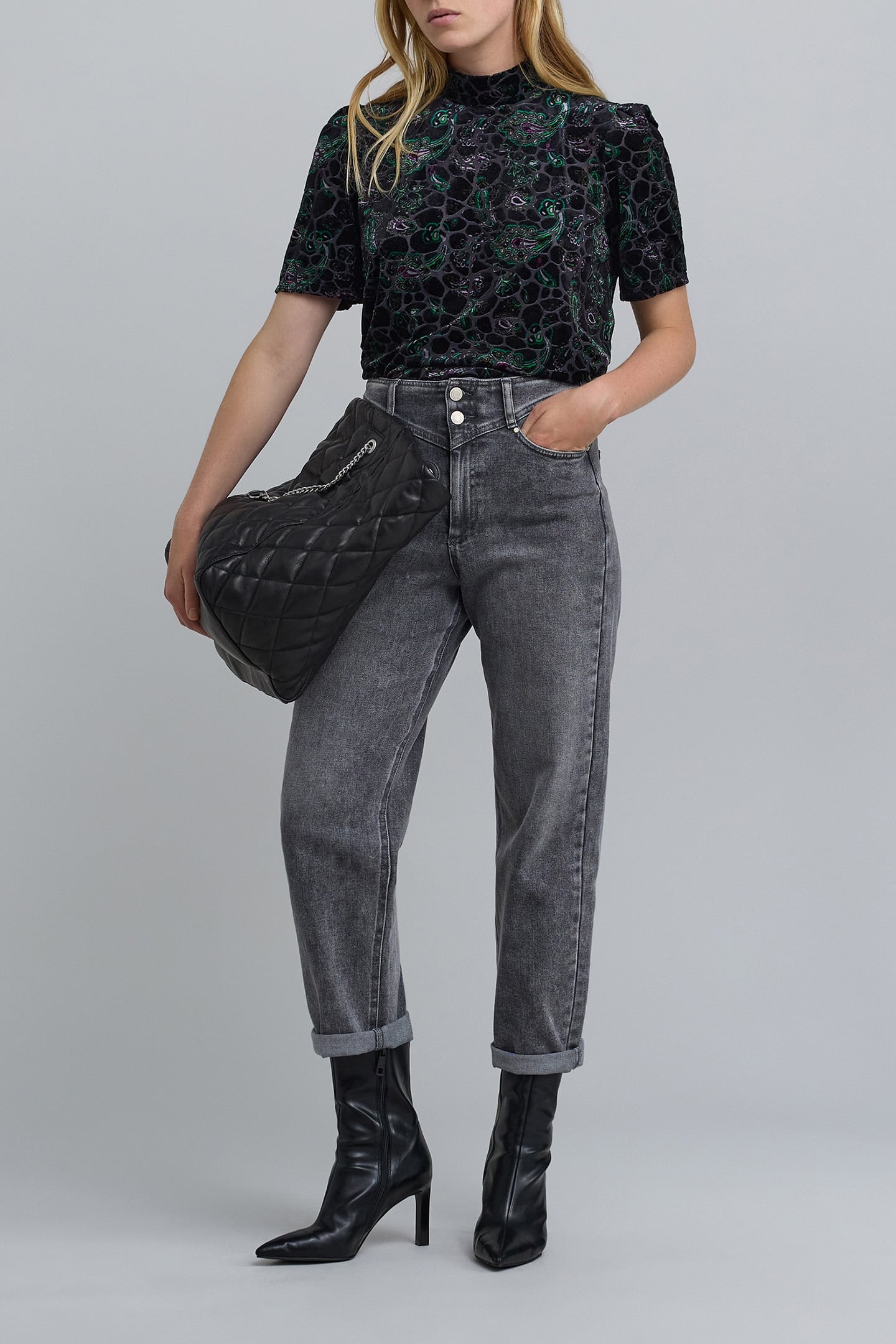 BLACK BAROQUE PAISLEY VELVET DEVOURED TOP 4