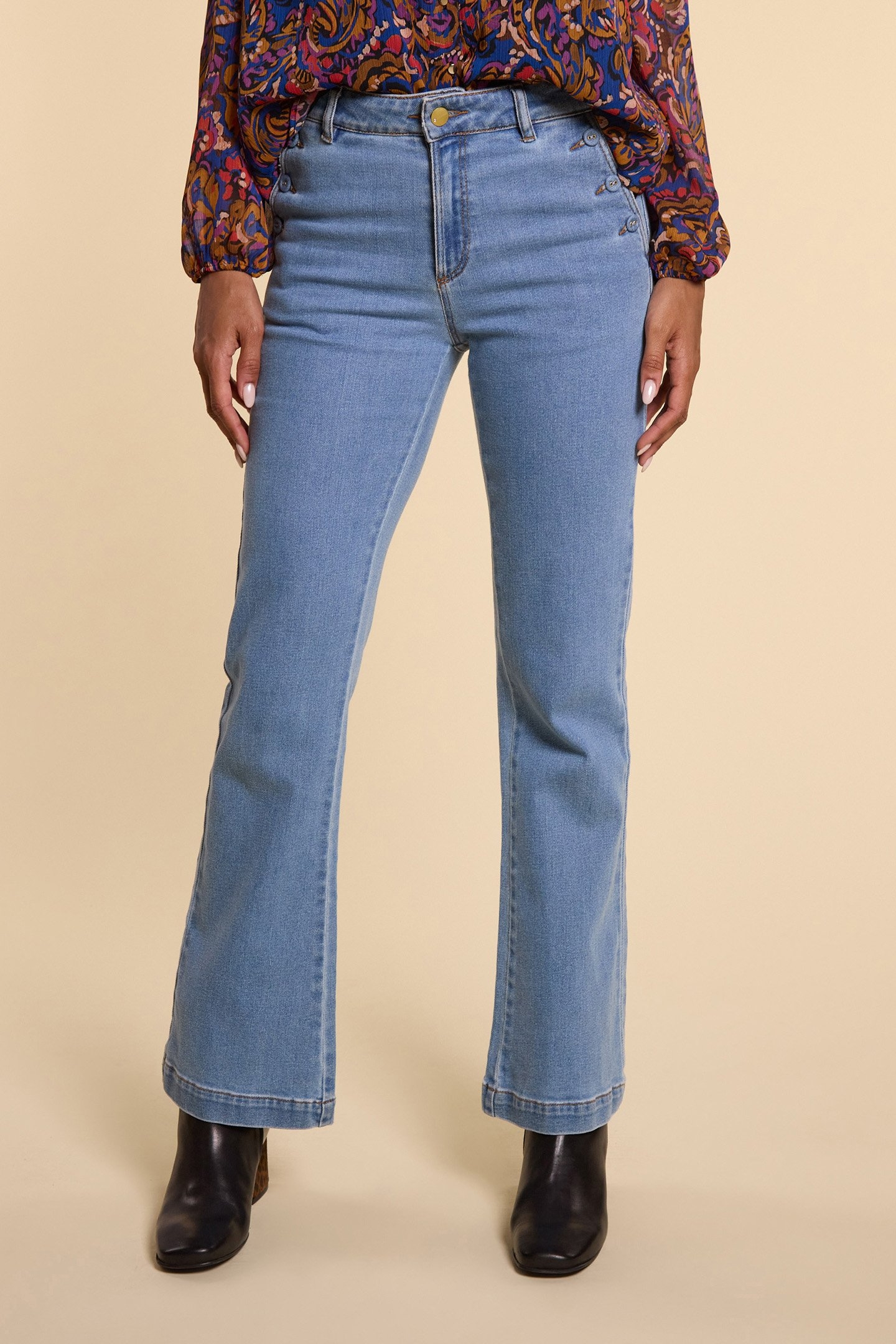 AUTHENTIC FLARED JEANS WITH BUTTONED POCKETS 1