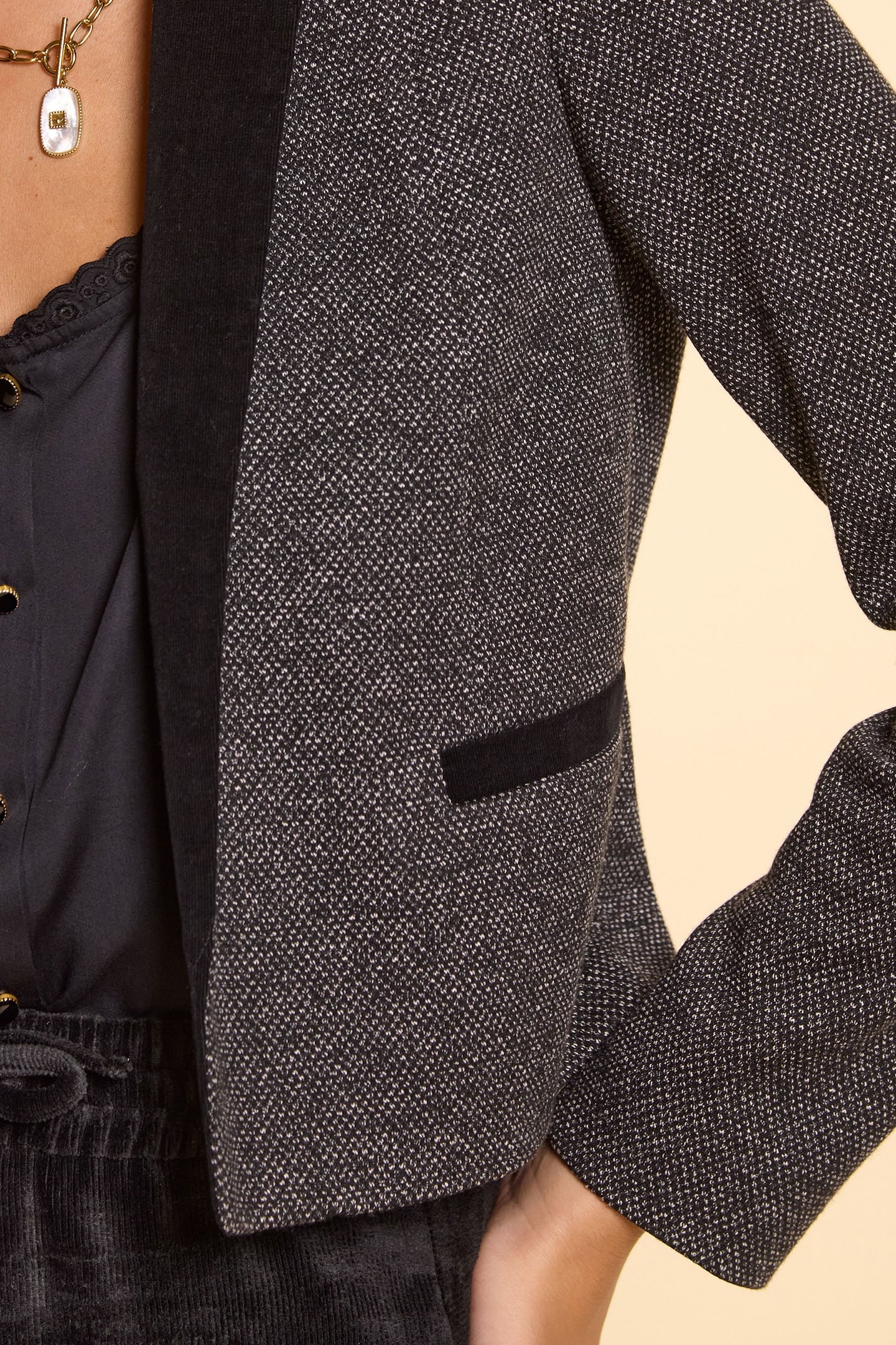 BLACK SEMI-PLAIN KNIT SHORT JACKET 7