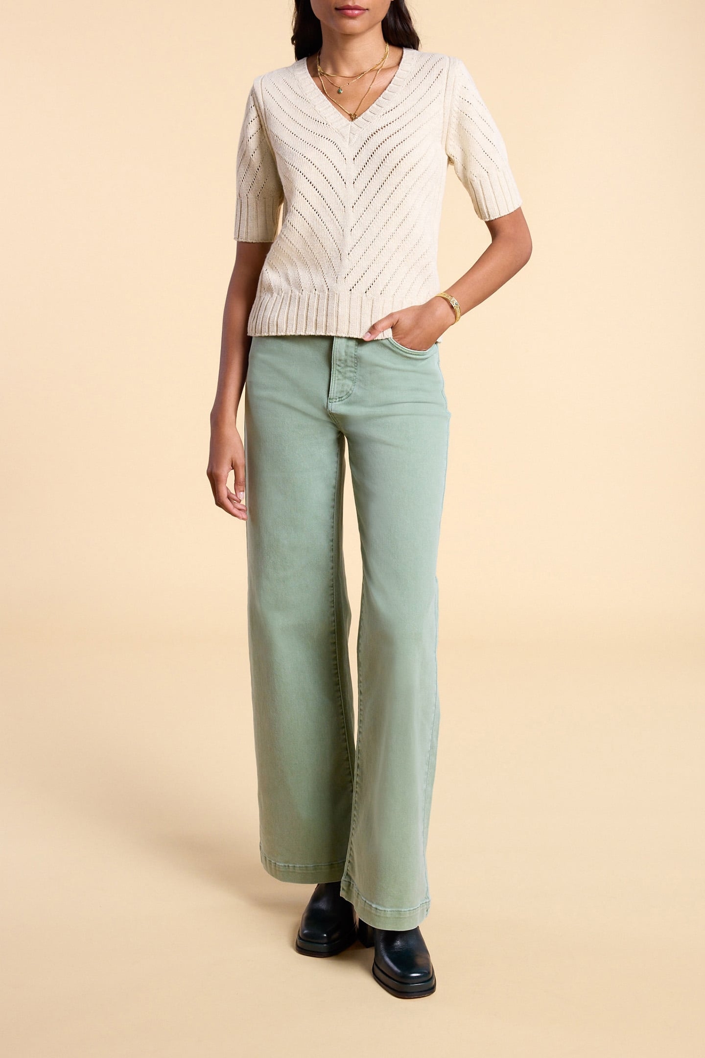 ECRU DECORATIVE KNIT SHORT SLEEVE SWEATER 1