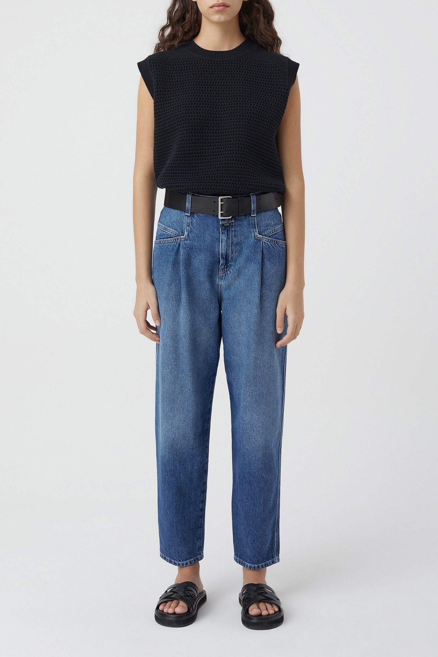 CREW NECK VEST KNITS BLACK 3