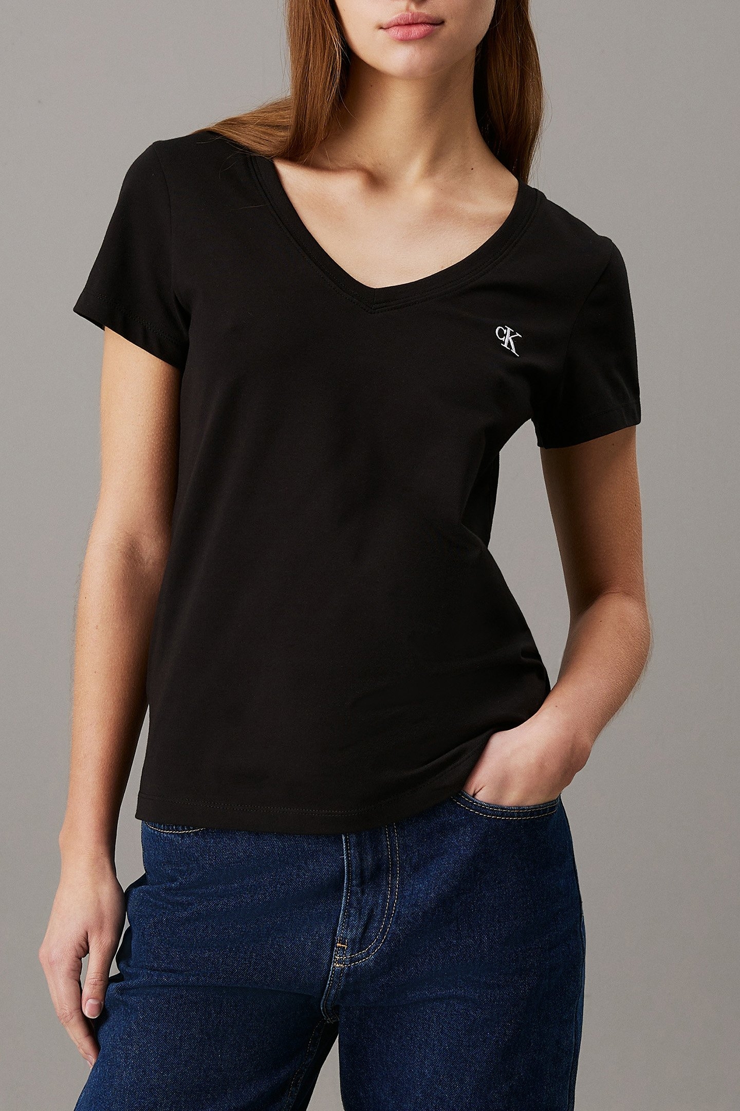 CK EMBROIDERY STANDARD FIT V-NECK T-SHIRT BLACK 1