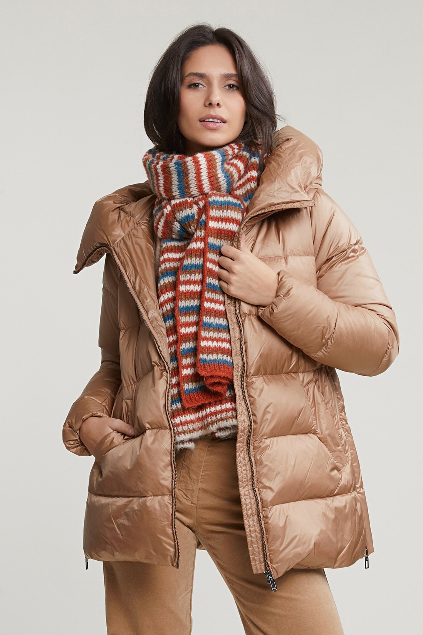 CAMEL SHORT HOODED DOWN JACKET 1