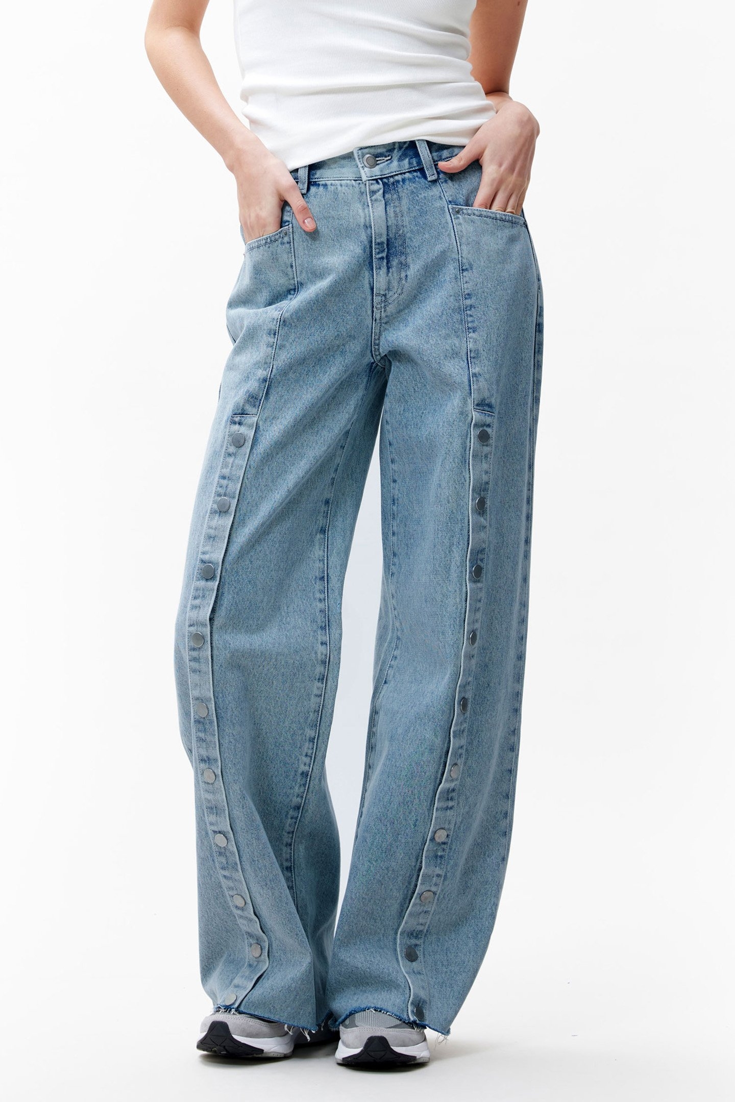 LOOSE JEANS WITH SNAP BUTTONS BLUE 1