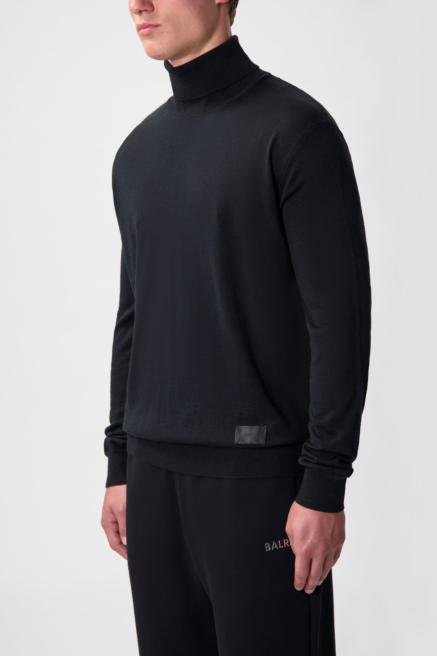 Q-SERIES REGULAR FIT FINE KNIT TURTLENECK JET BLACK 5
