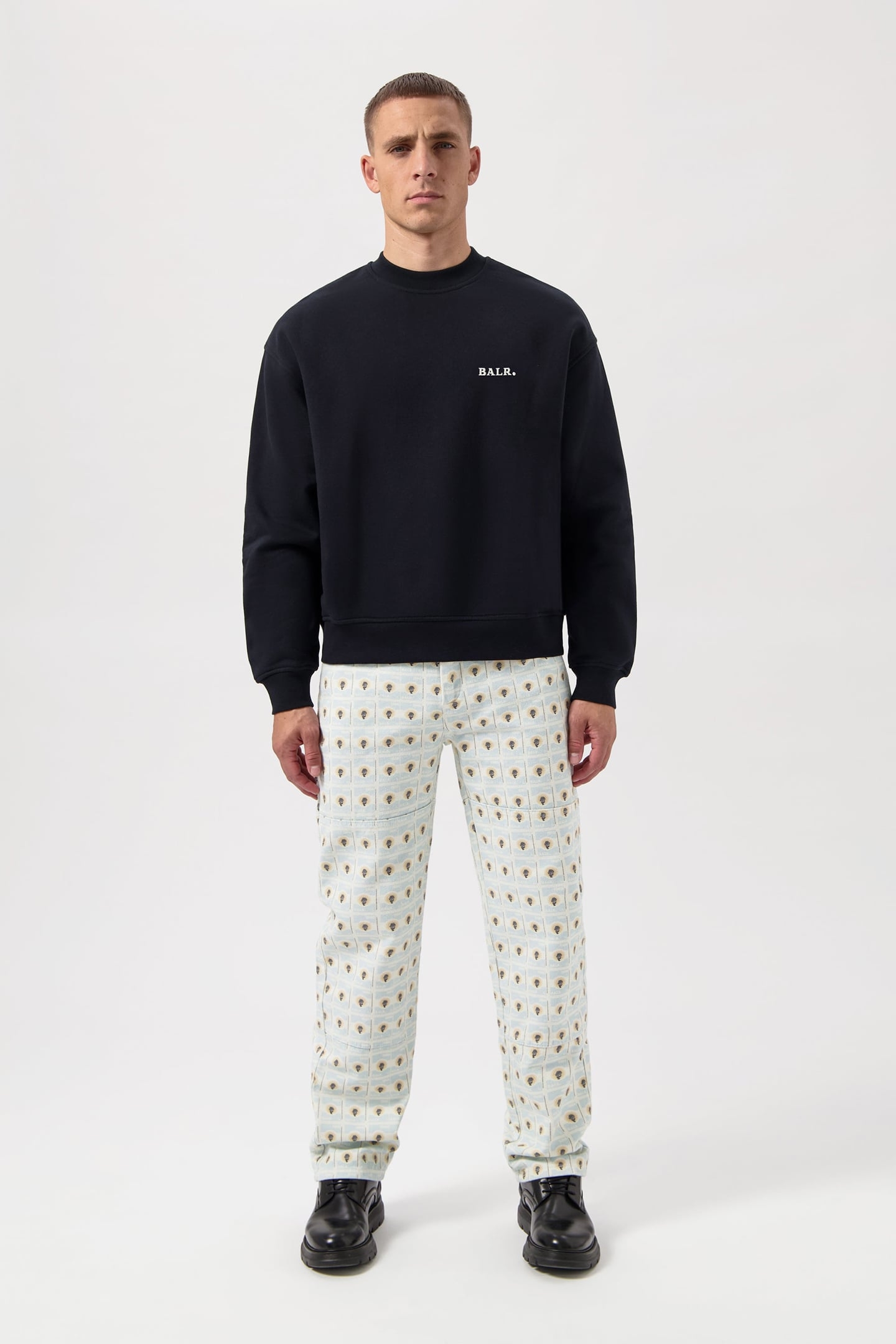 GOTL BOX CREWNECK JET BLACK 2