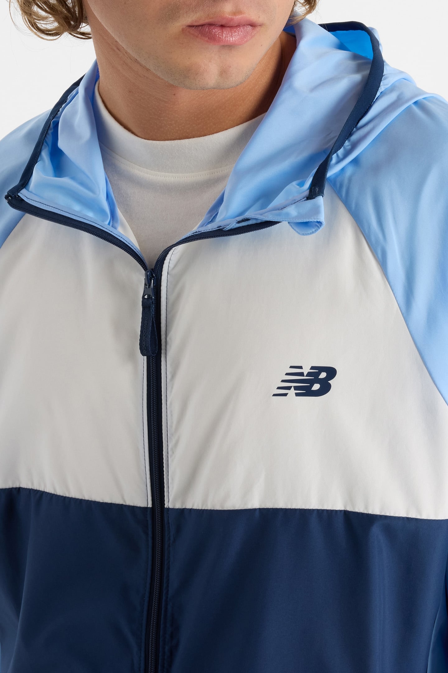 ATHLETICS PACKABLE JACKET ELECTRIC 4