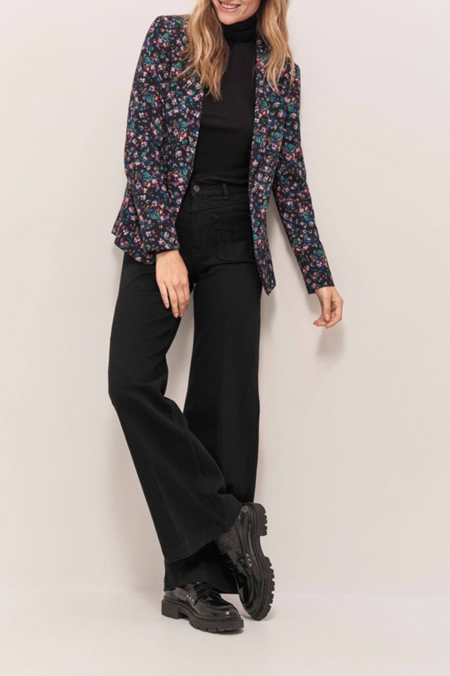 VEZELY - BLACK SUIT JACKET WITH NIGHT GARDEN PRINT 4