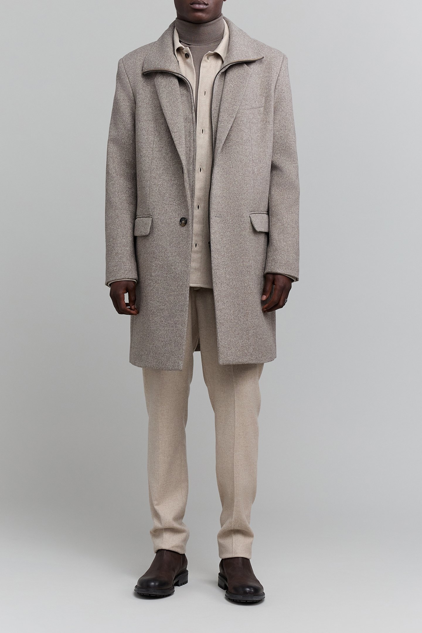 GREY WOOL COAT WITH REMOVABLE FACINGS 3