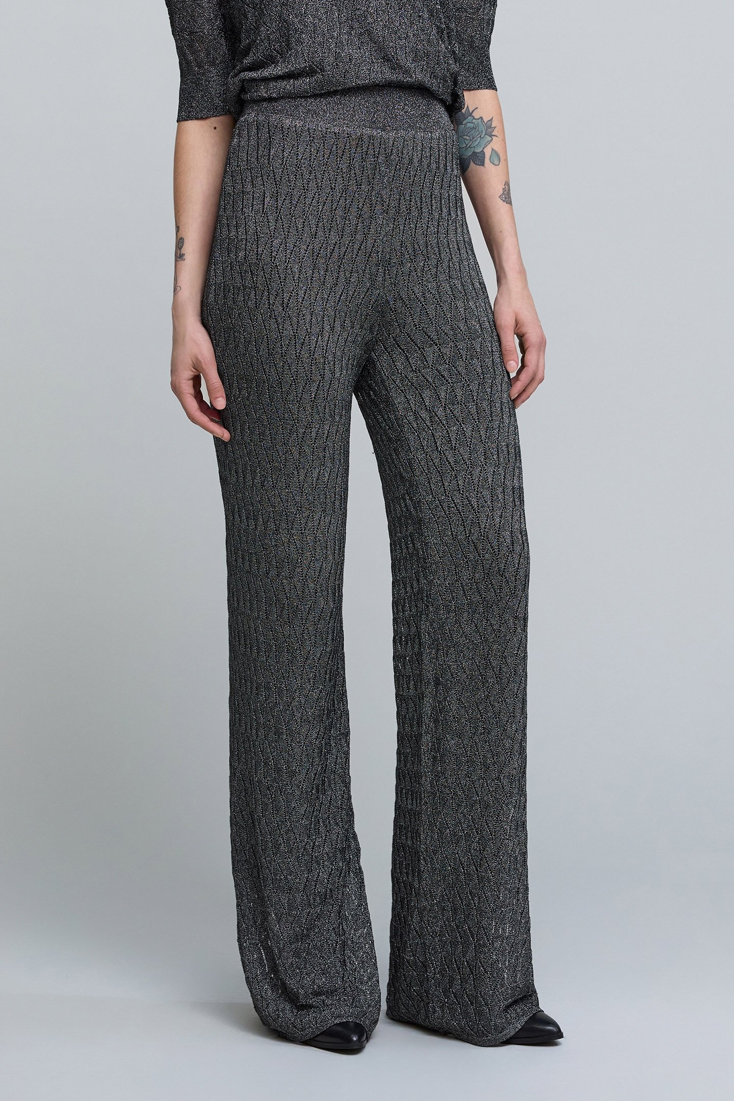 GREY PANTS IN FINE OPENWORK GRAPHIC KNIT 1
