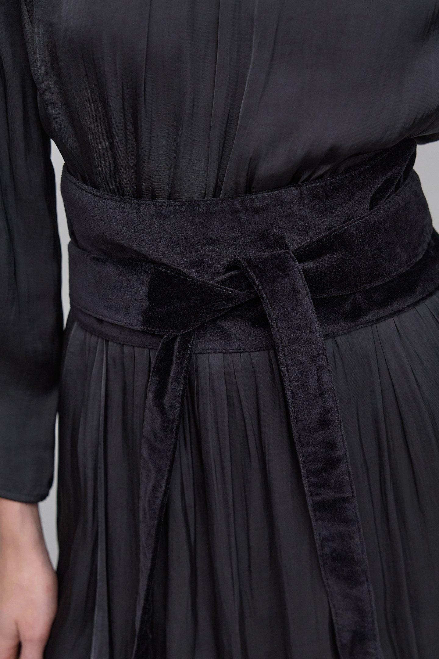 SMOOTH VELVET BLACK DRESS BELT WITH TIE 3