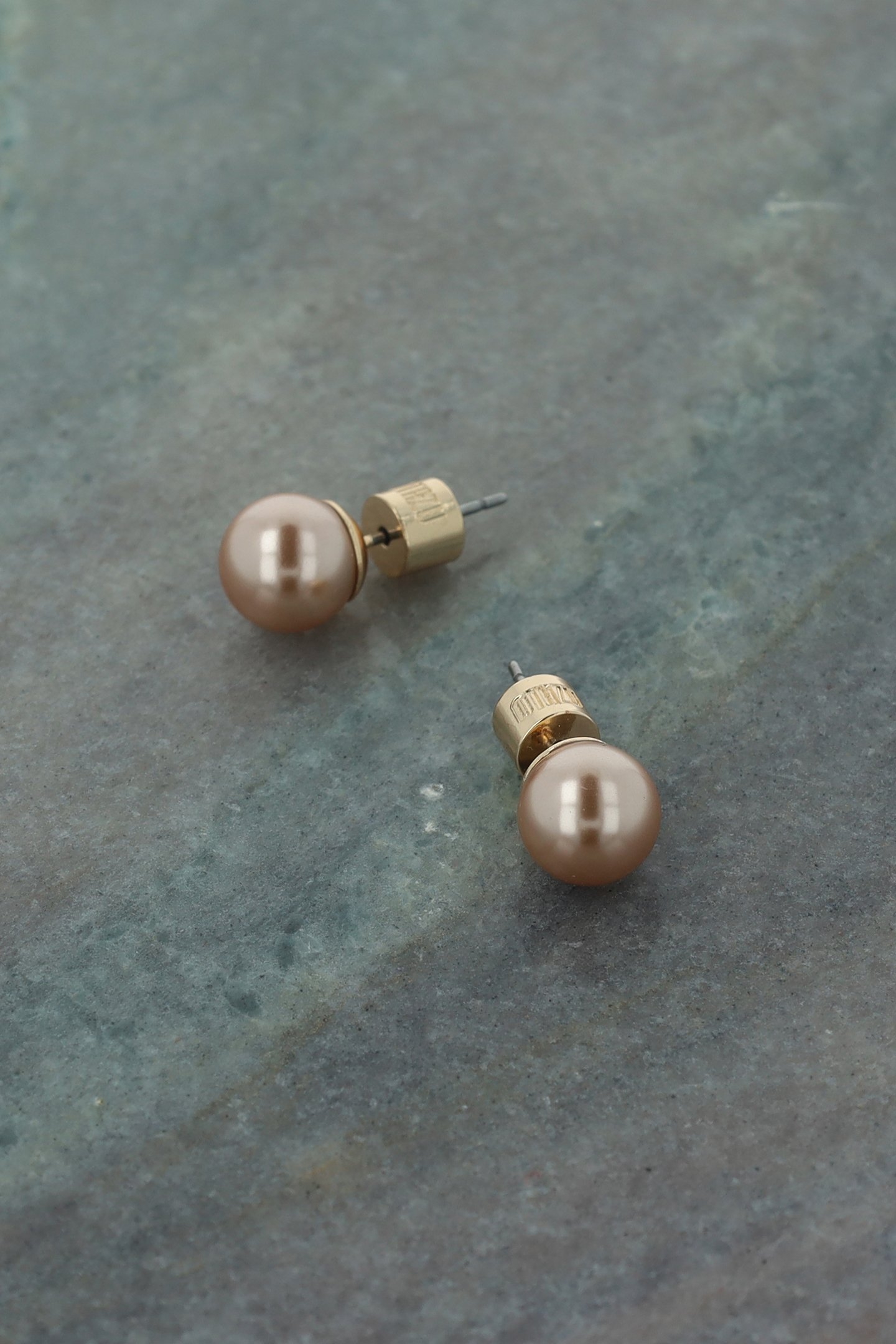 OTAZU GOLD PEARL EARPINS 5