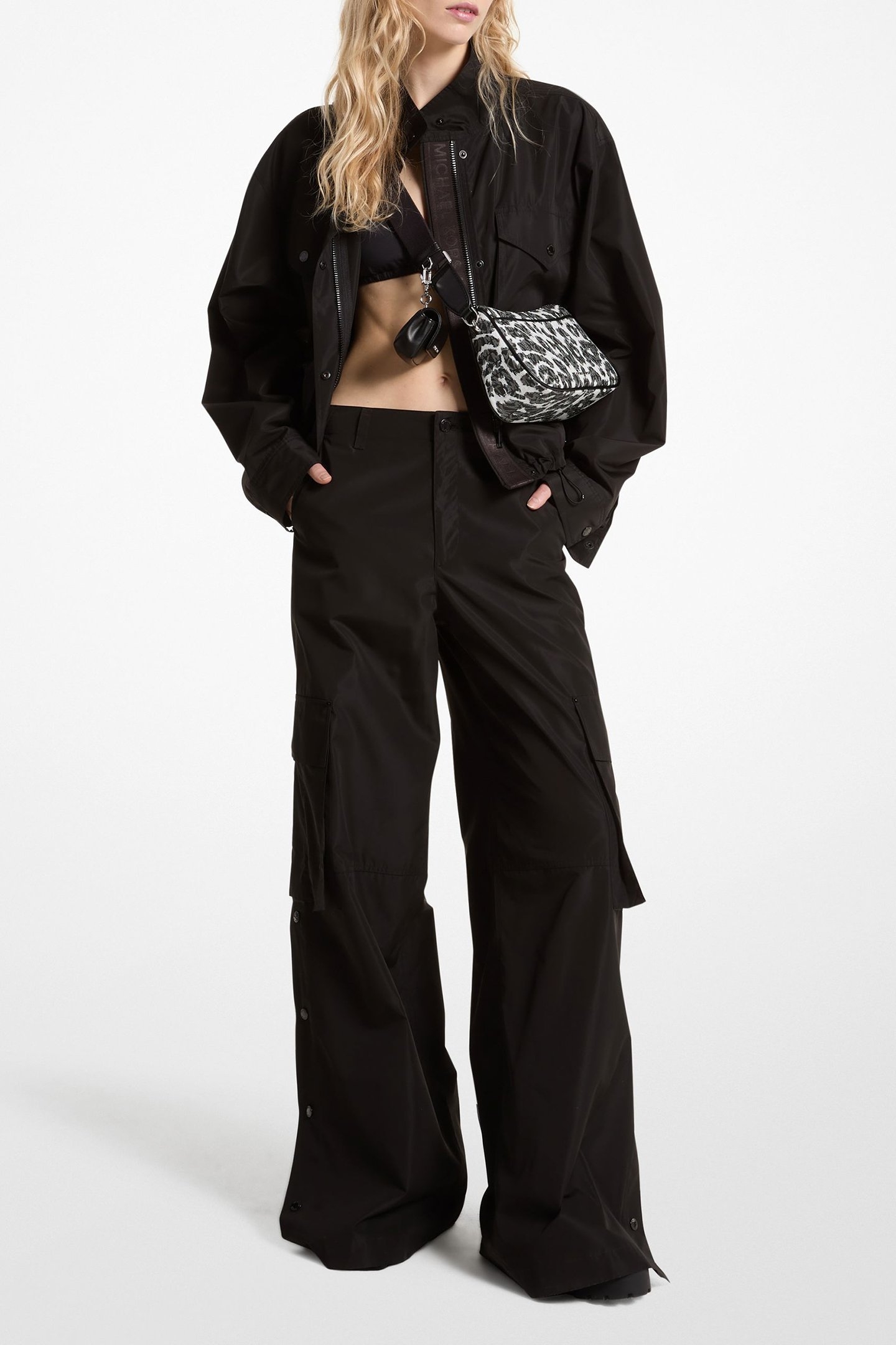 MID-RISE WIDE CARGO PANTS BLACK 1