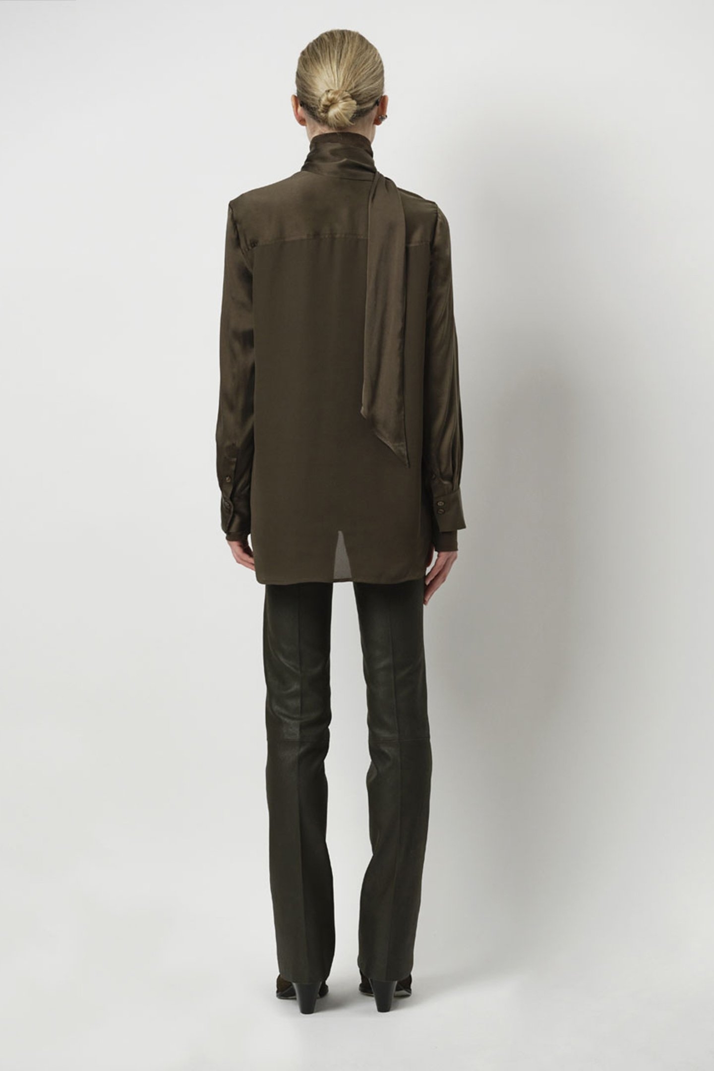 MYSTÈRE SCARF SILK BLOUSE OLIVE VINE 2