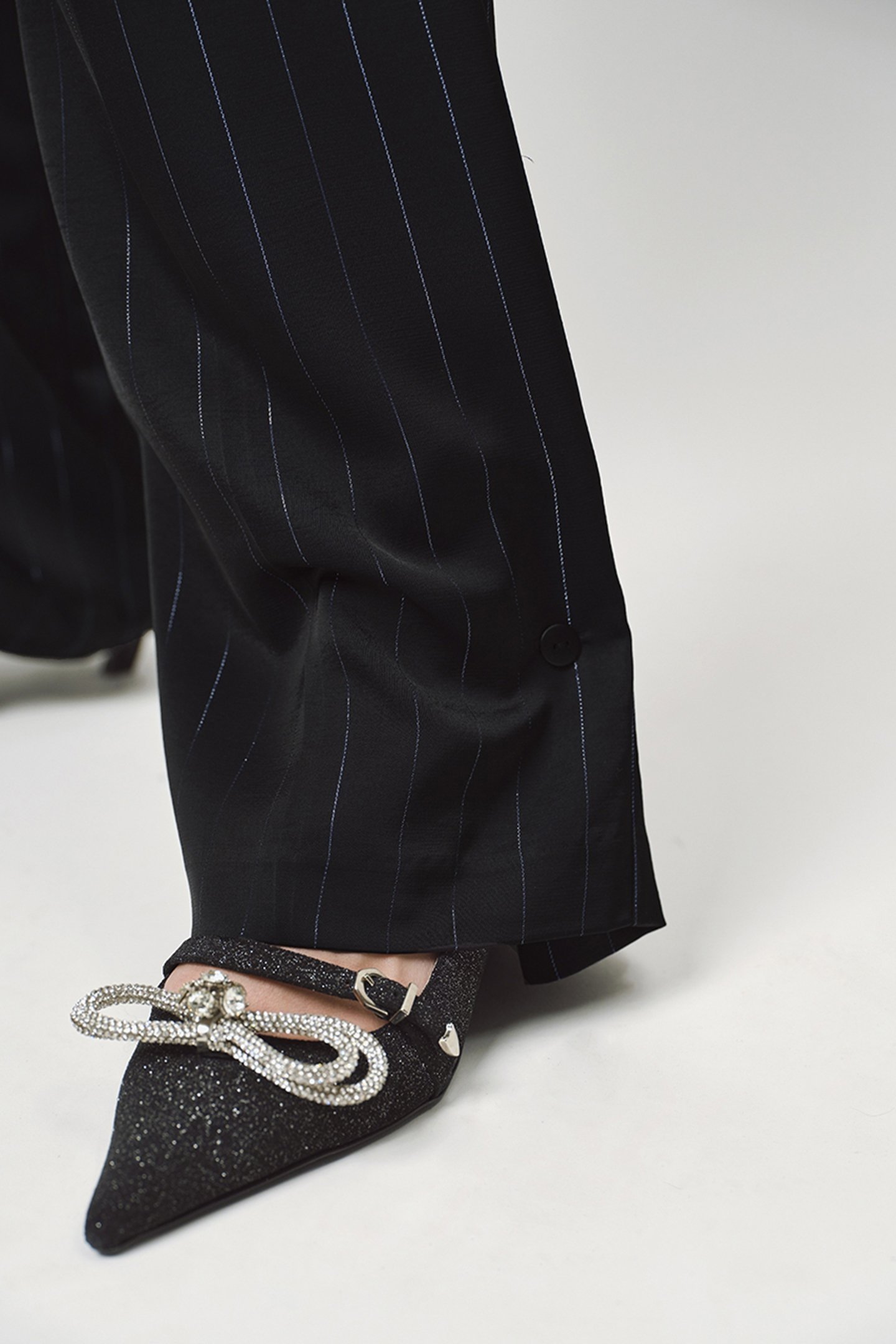 LAROD PINSTRIPE PANTS RAVEN 6