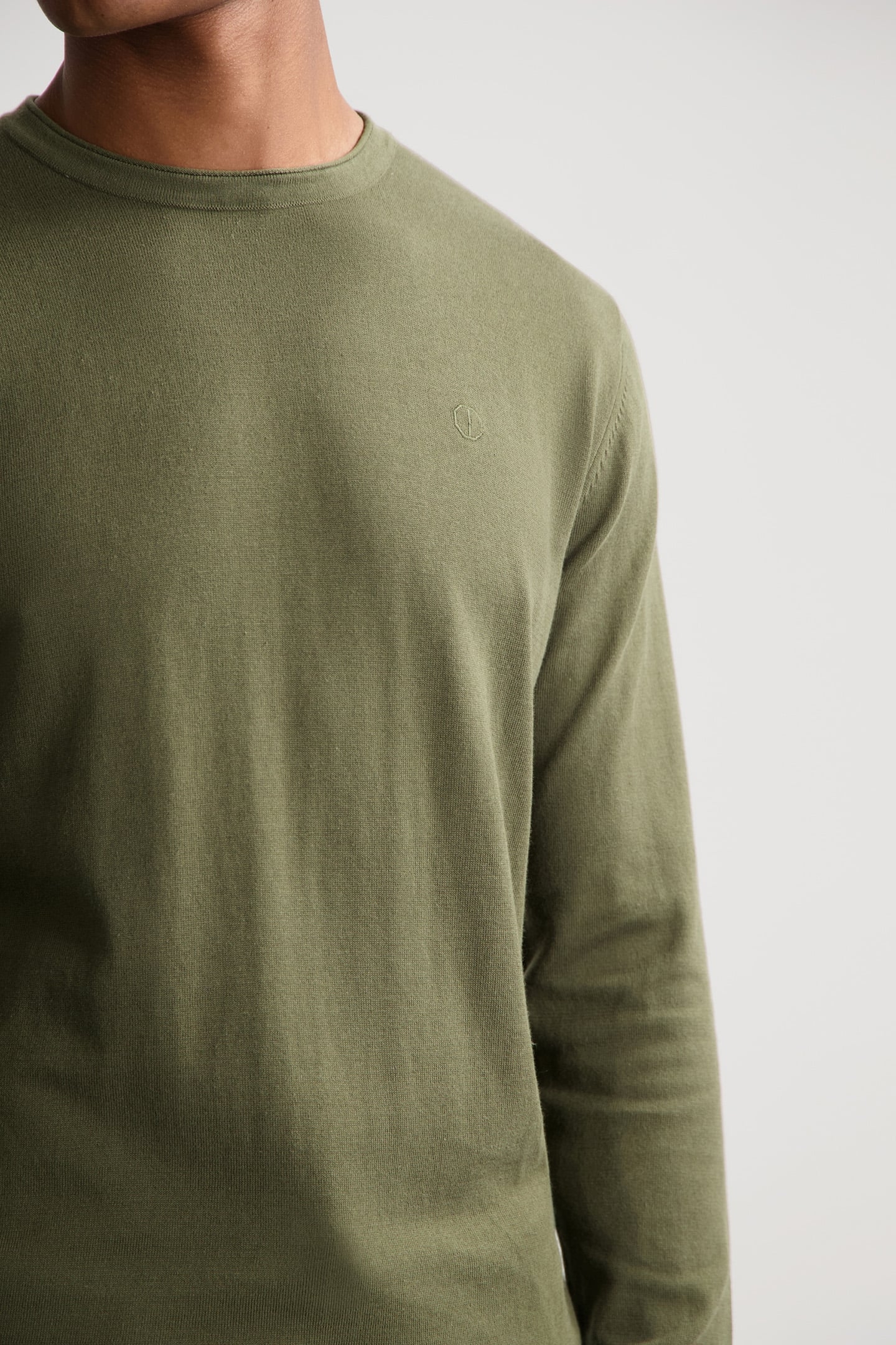 DS_GAGE CREWNECK OLIVE NIGHT 5