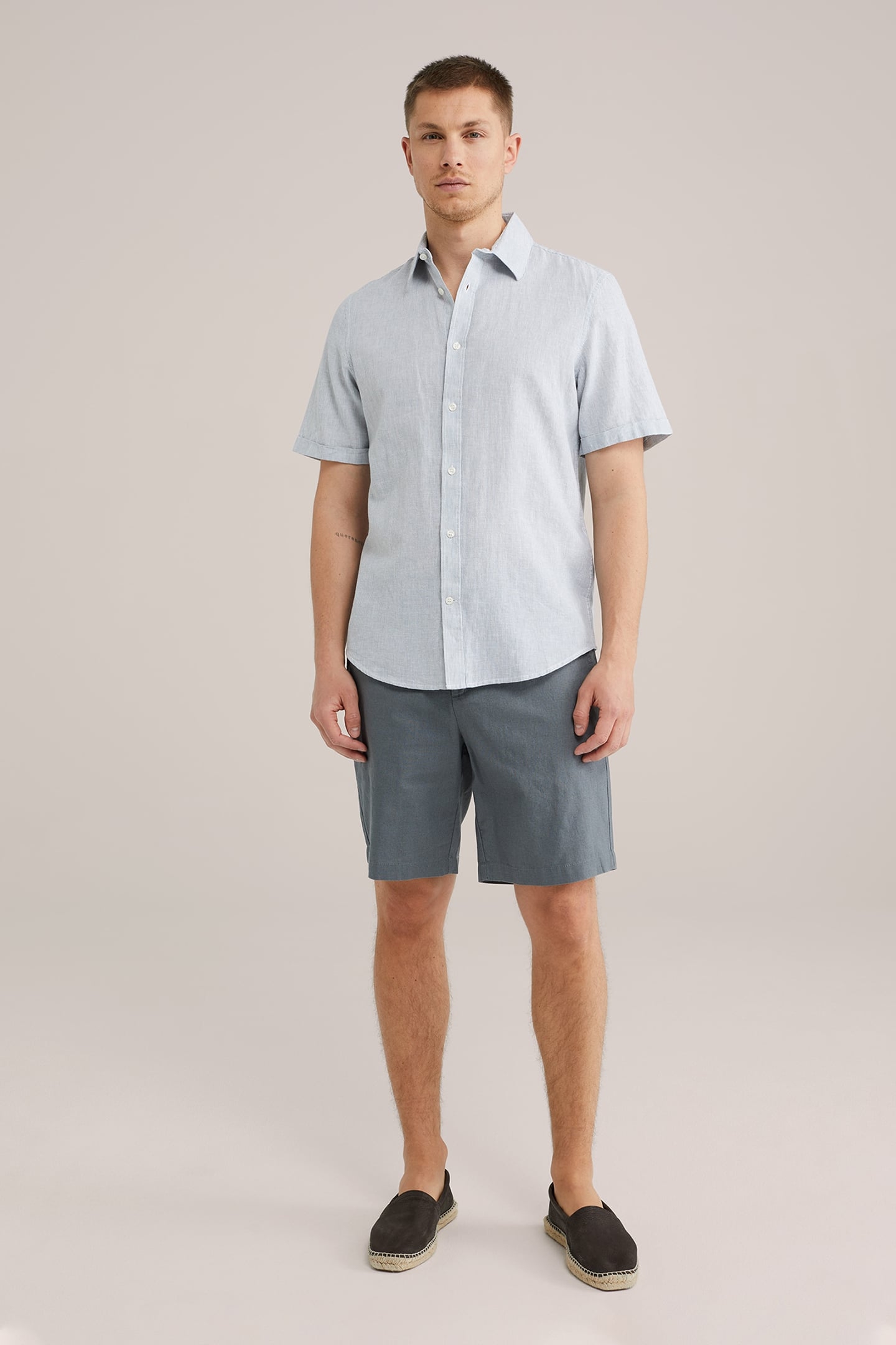 SHORT GREYISH GREEN 3