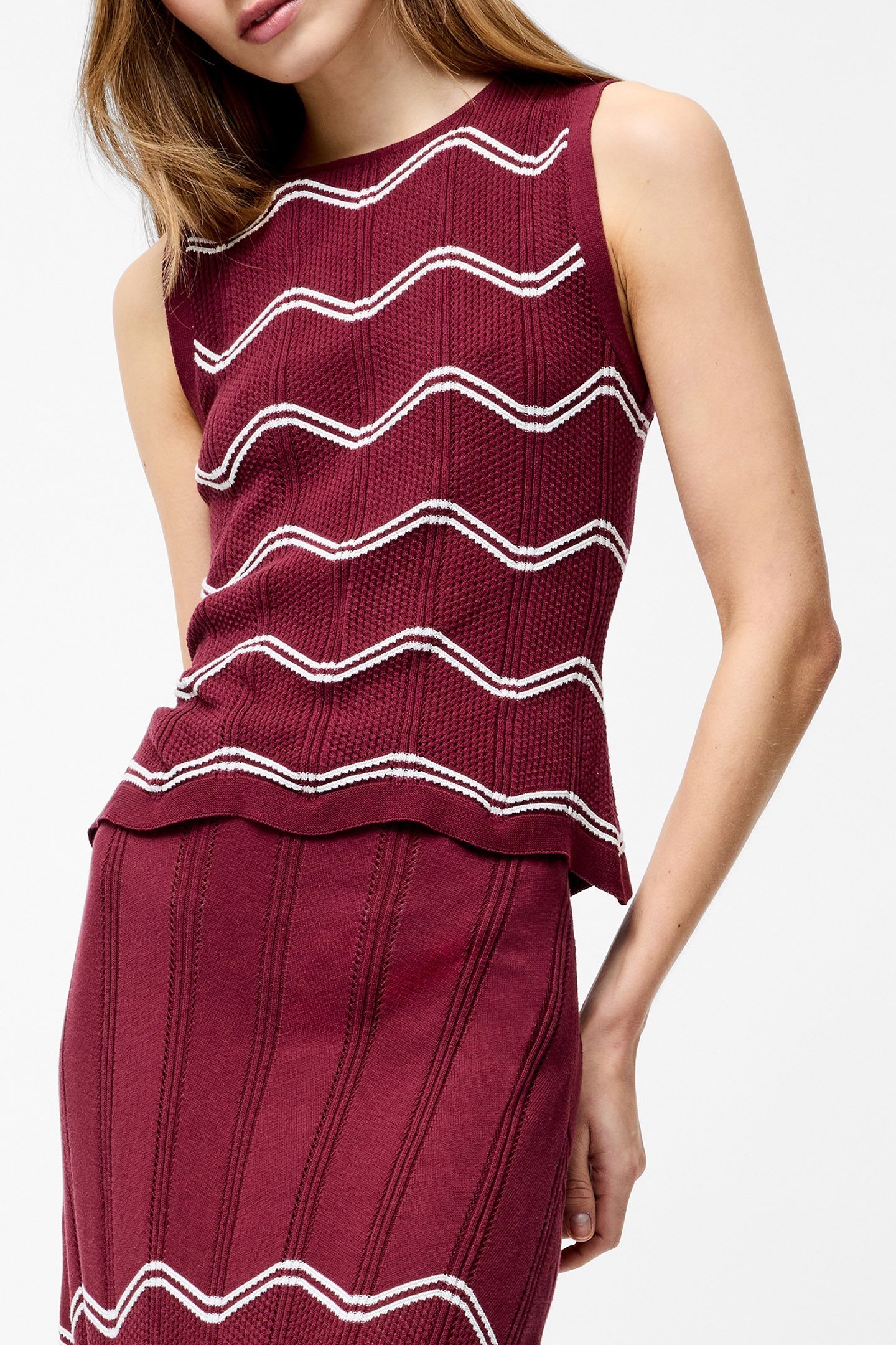 TRUDY CROCHET SLVLSS TOP SUMMER BURGUNDY/SUMM 1