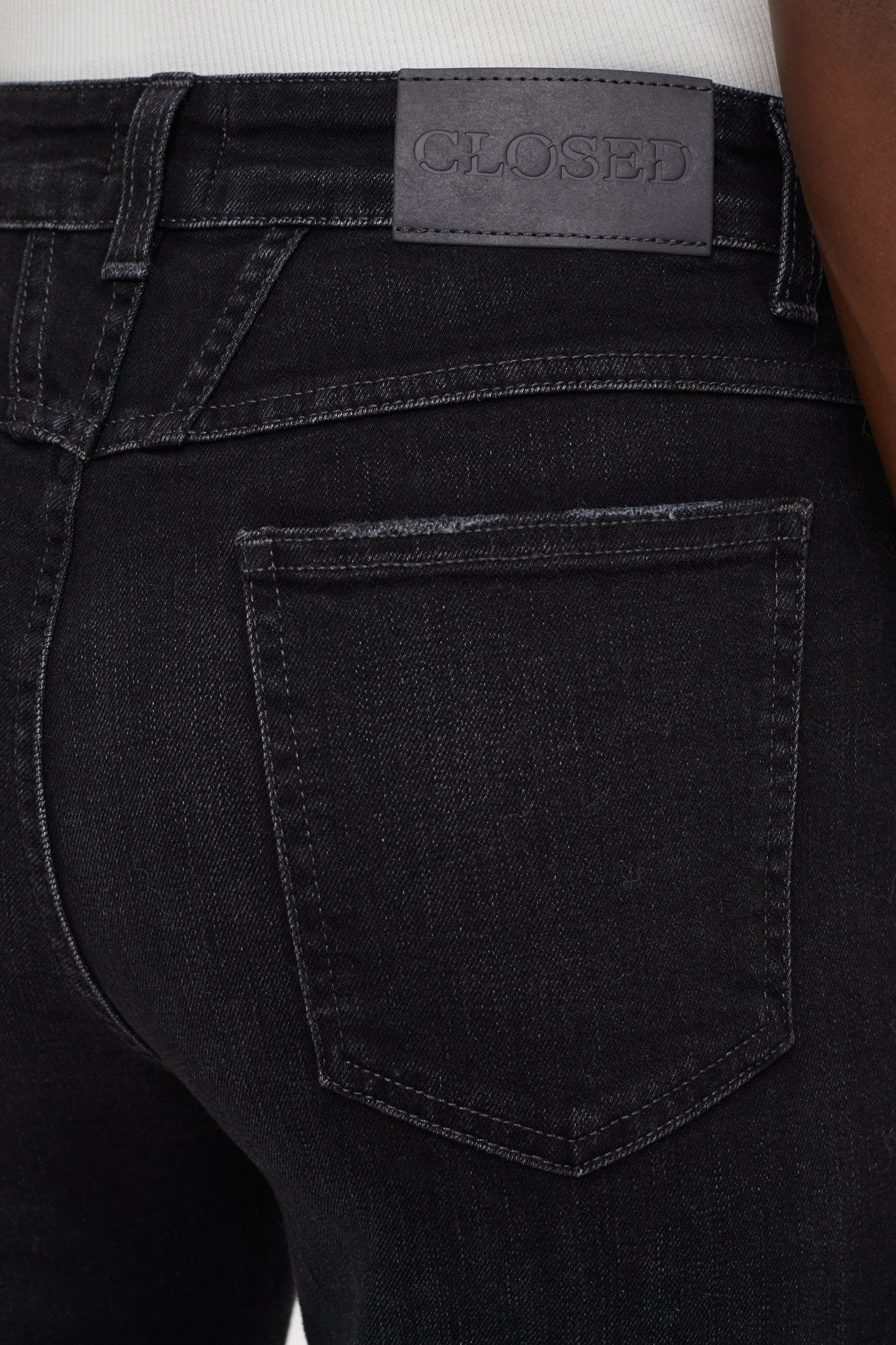 PEDAL PUSHER JEANS DARK GREY 5