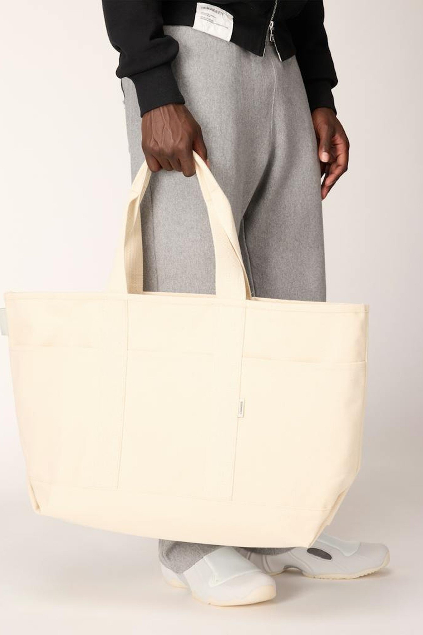 HIGHSNOBIETY – LARGE H TOTE BAG 1