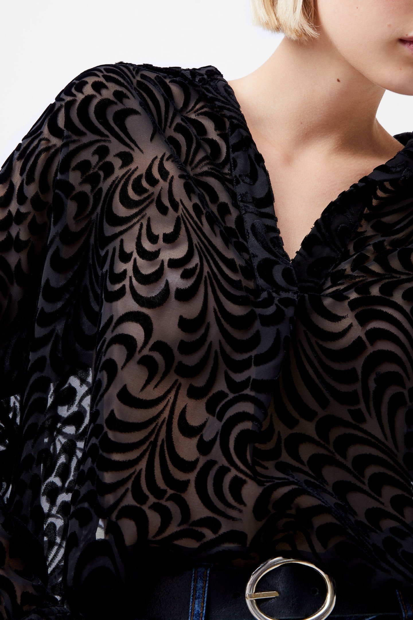 DIA DEVORE LS POPOVER BLACKOUT 4