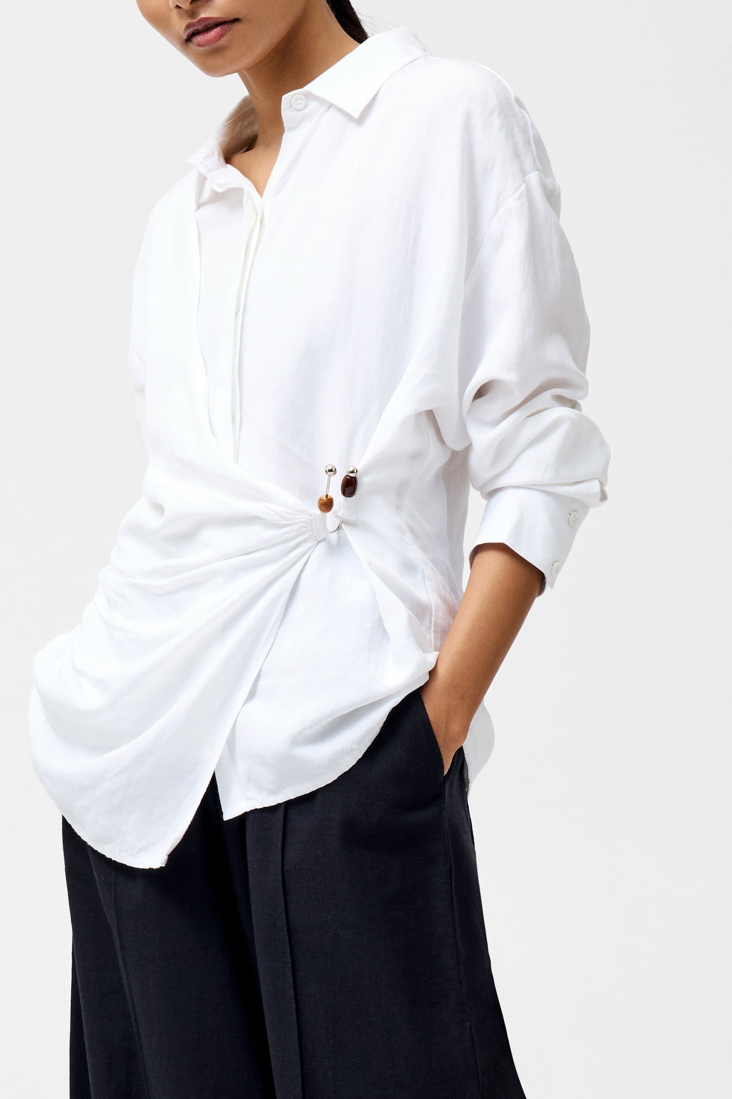 AURI LINEN CLASP SHIRT LINEN WHITE 2