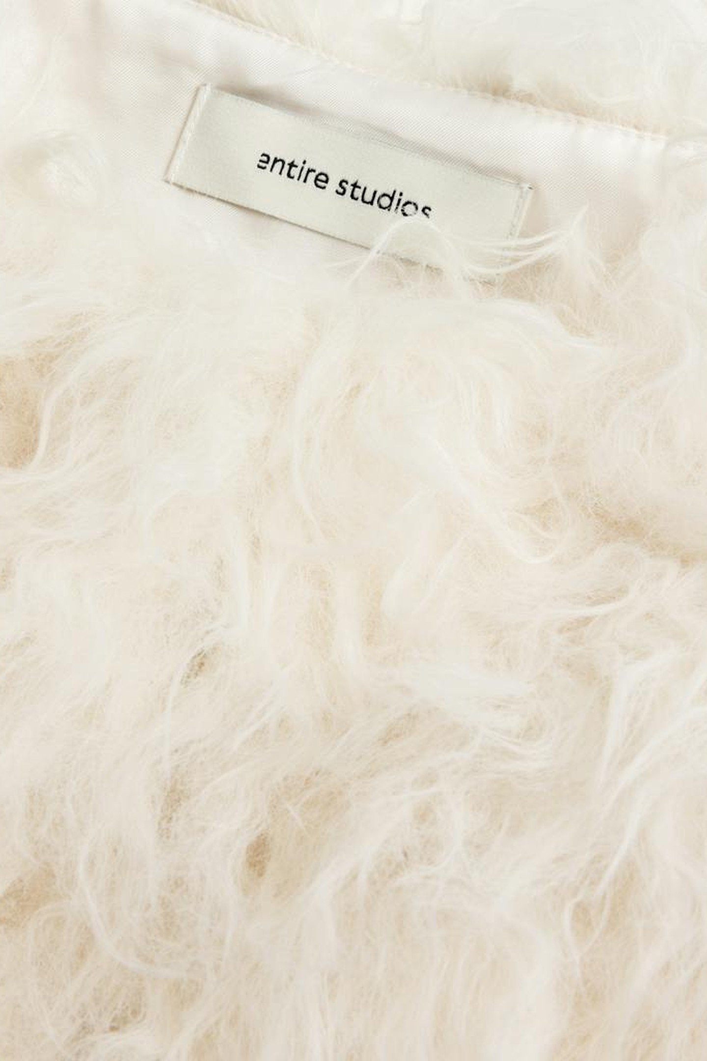 ENTIRE STUDIOS – CAPRI-99 5